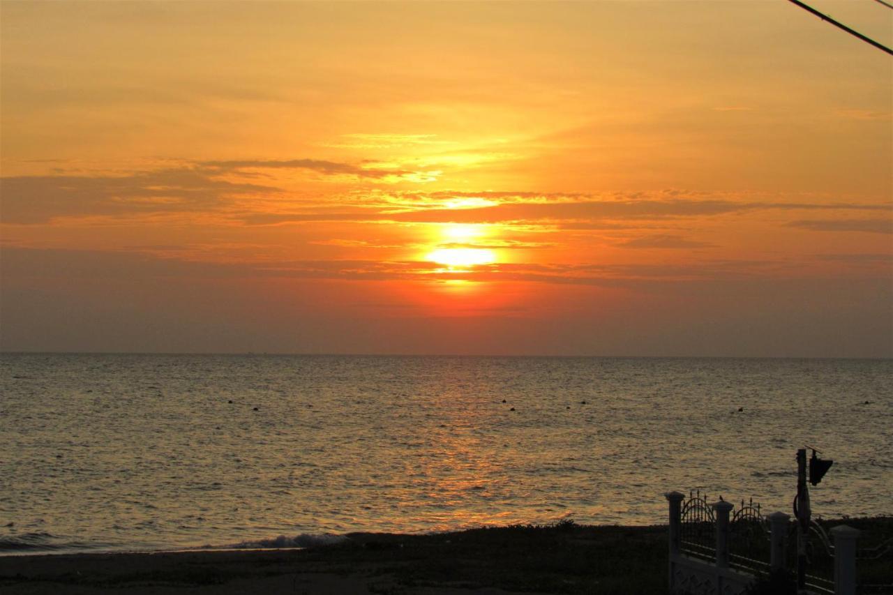 The Sunrise Beach Cafe And Guesthouse บ้านท่าคอย ภายนอก รูปภาพ